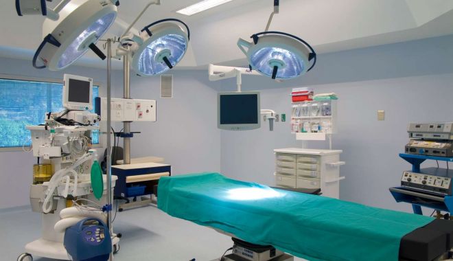 Chirurg cercetat penal după ce și-a atacat un coleg cu electrocauterul folosit la o pacientă cu hepatita C