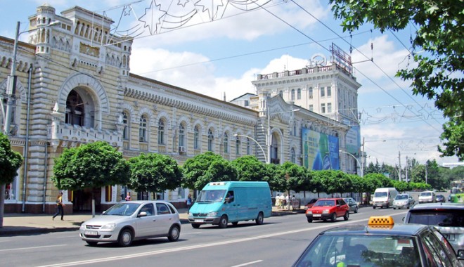 Grupurile europarlamentare PPE și S&D salută învestirea noului guvern  al Republicii Moldova - chisinau-1370017170.jpg