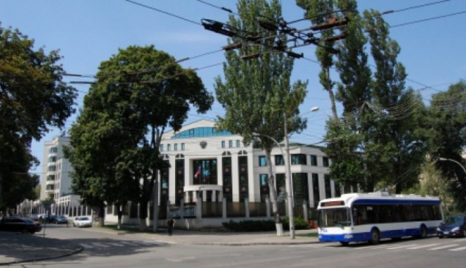 Diplomații ruși expulzați din Moldova ar fi recrutat luptători - chisinev16210600-1497370935.jpg