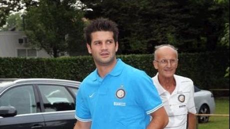 Chivu și-a șocat colegii cu noua lui freză - chivu-1310369328.jpg