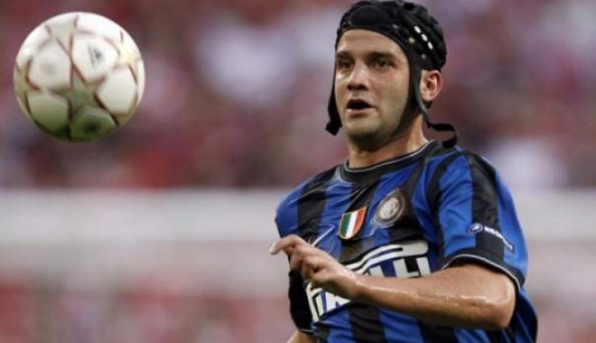 Cristi Chivu, cel mai slab fotbalist al lui Inter Milano în meciul cu AC Siena - chivuuu30738800-1359907270.jpg