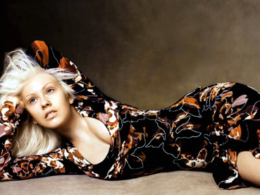 Christina Aguilera va cânta la concertul în memoria lui Michael Jackson - christinaaguilera-1313160662.jpg