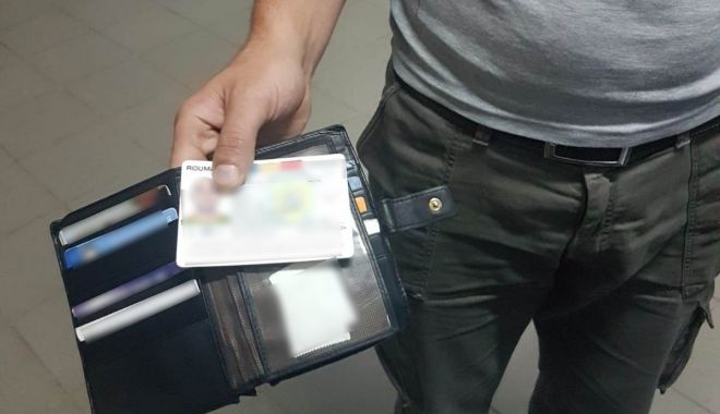 PRINS CU BULETINUL FALS, ASCUNS ÎN PORTOFEL. Ce spun polițiștii - ci1-1527157728.jpg