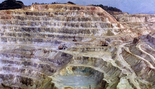 Guvernul României ar putea interzice folosirea cianurilor în minerit - cianuri-1462551961.jpg