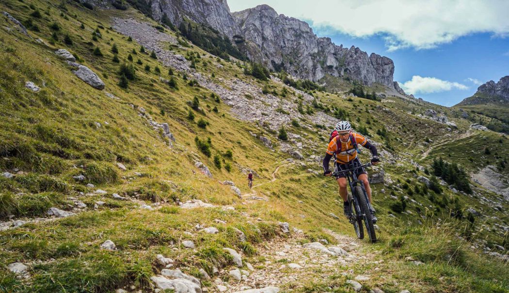 România participă cu 27 de sportivi la Europenele de mountain bike de la Cheile Grădiştei - ciclismm-1715086412.jpg