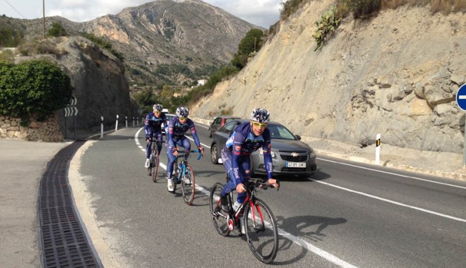 Cicliștii iau startul  în cursa de la Szekszard - ciclistii-1402075501.jpg