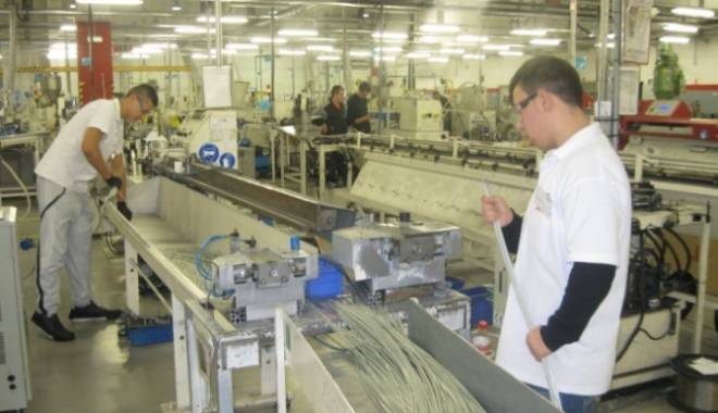 Cifra de afaceri din industrie a scăzut în luna aprilie - cifradeafaceri-1433930538.jpg