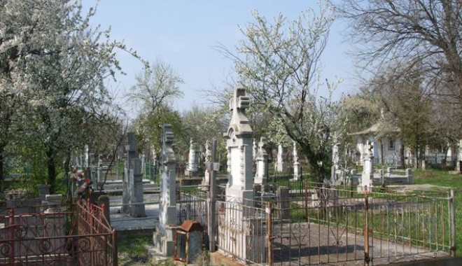 Se poate prelungi concesiunea  unui loc de veci? - cimitir-1346191024.jpg