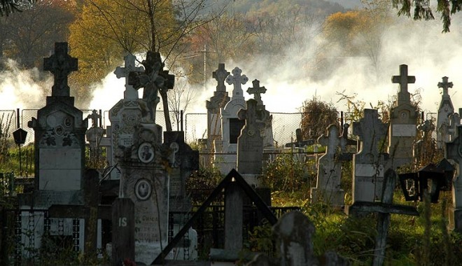 Furt din cimitir la Cernavodă - cimitir49341900-1343810596.jpg