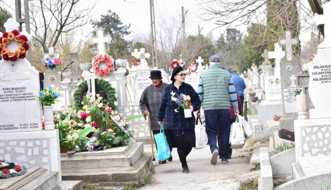 Accesul în cimitire, permis începând de astăzi - cimitirpasteleblajiniloraglomera-1589524749.jpg