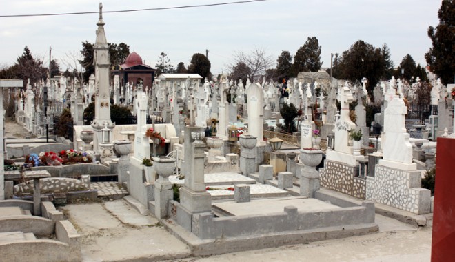 Cimitirele Constanței: Luxul de a muri ca omul - cimitirulcentral3-1331744002.jpg
