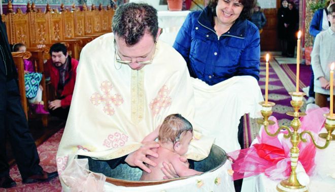 Cinci copii abandonați, botezați la Cumpăna, de Sfânta Maria - cincicopiiabandonatibotezaticump-1534174797.jpg