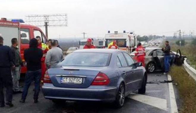 Accident devastator! Trei mașini lovite și cinci persoane rănite - cincivictime-1444154058.jpg