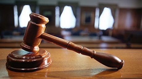 Constanța: Agresorul DJ-ului din Tulcea eliberat de magistrații constănțeni - ciocanjudecator13276400-1313735127.jpg
