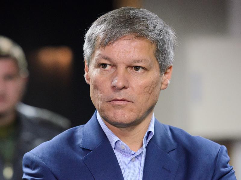 Dacian Cioloş: „Îl somez pe Marcel Ciolacu să nu mai ţină şedinţe electorale în sediul Guvernului” - ciolos-1713446893.jpg