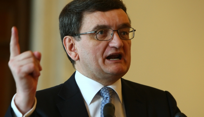 Avocatul Poporului a trimis la CCR sesizarea la legea care interzice persoanelor condamnate să fie în Guvern - ciorbea-1483611546.jpg