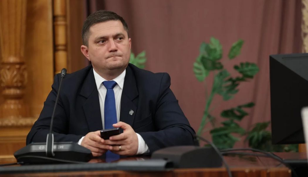 Droguri descoperite sub mașina unui senator USR. Susține că i-au fost plantate - ciprian-1749630572.jpg