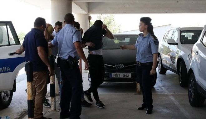 12 tineri acuzați că au violat o turistă de 19 ani în camera ei de hotel - cipru-1563466988.jpg