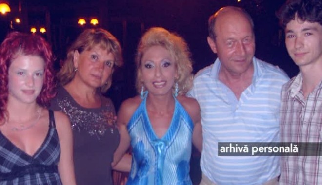 Restaurantul Cireșica a rămas fără cântăreața lui Traian Băsescu - ciresica84873100-1319009111.jpg