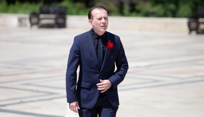 Premierul Florin Cîţu s-a relaxat pe plajă la Vama Veche. „Sezonul ar trebui să fie mai lung” - cituvamaveche-1632044909.jpg