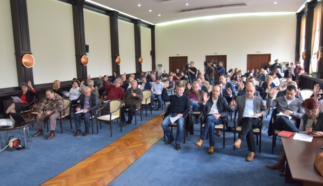 Problemele de interes județean, dezbătute  de consilierii CJC. Primăriile au primit bani - cjc-1477414660.jpg