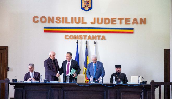 Preşedintele CJC, Mihai Lupu, a participat la omagiul adus eroilor români căzuţi pe front - cjc-eroi1-1683724502.jpg