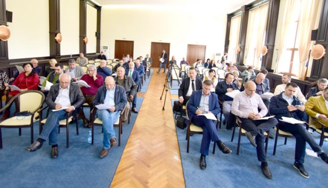Consilierii de la CJC se reunesc, în ședință, să împartă banii județului - cjcsedinta-1518534426.jpg