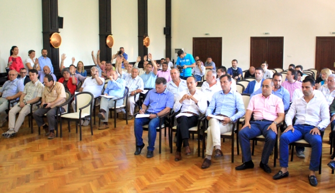 Consilierii județeni, convocați în ședință. Ce proiecte vor vota - cjcsedintaconsiliuljudetean16-1476805170.jpg
