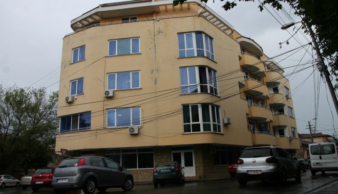 Procuror constănțean anchetat pentru luare de mită - cladireparchettribunalstravramia-1386933473.jpg