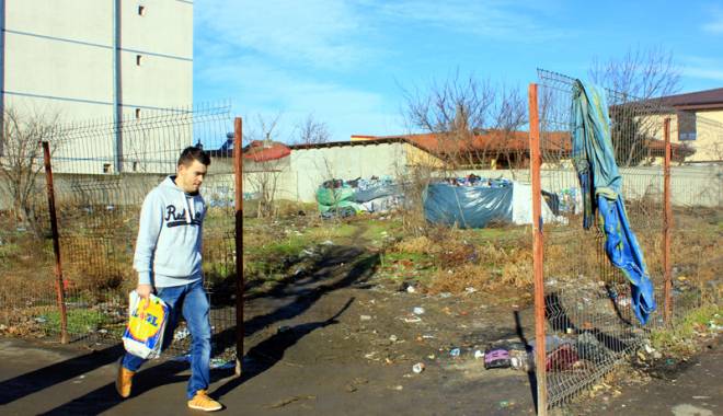 Clădirile neîngrijite, sub lupa administrației locale. Polițiștii locali, trimiși pe teren pentru identificarea lor - cladirileneingrijitesublupa14-1456161101.jpg