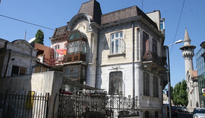 Cum vrea Mazăre să ucidă zona istorică a Constanței - cladirizonapeninsulara7772-1318003879.jpg
