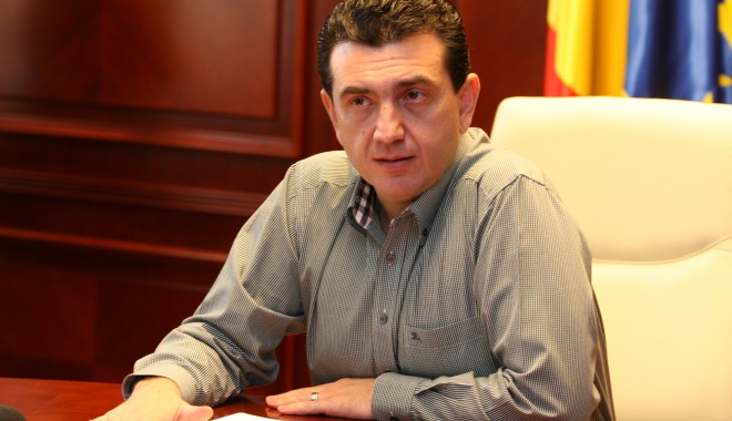 Primăria Mangalia, luată la puricat de Palaz - claudiupalaz-1325763625.jpg