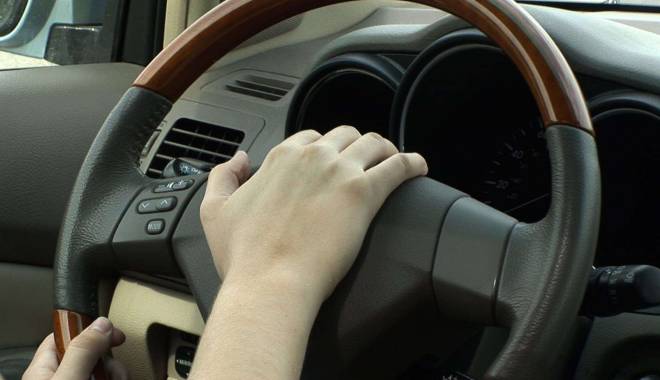 Claxonezi prea mult ? Parlamentarii vor să rămâi fără permis - claxon-1453453182.jpg