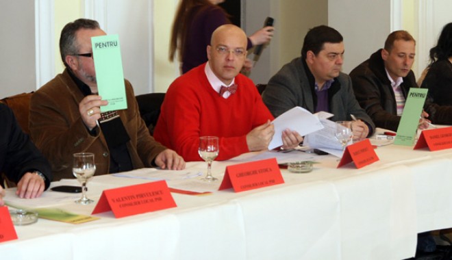 Consiliile locale și județene nu mai pot vota hotărâri favorabile firmelor de partid - clconsilieri742-1311690034.jpg