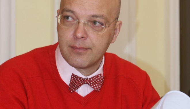 SCHIMBARE ȘOC LA ISJ / Aliss Andreescu înlocuită de asist. univ. Răducu Popescu - clconsilieriraducupopescu744-1338456114.jpg