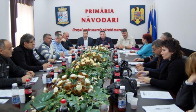 Colinde, cadouri și schimbare de consilieri la Năvodari - clnavodari-1324330602.jpg