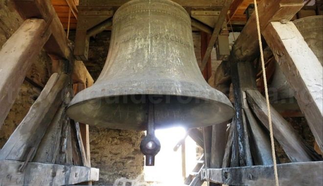 ​Clopotele tuturor bisericilor ortodoxe vor bate la ora 12,00 - clopot-1585130359.jpg