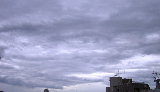 Cer înnorat și maxime de 13 grade Celsius, astăzi, la Constanța - cloudysky3-1319439115.jpg