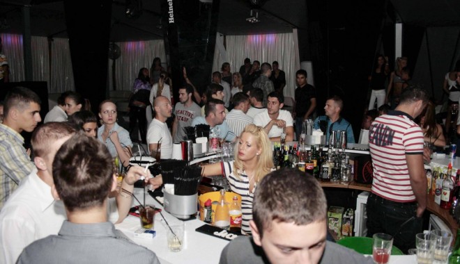 Cum s-au distrat constănțenii sâmbătă noapte - club-1321787087.jpg