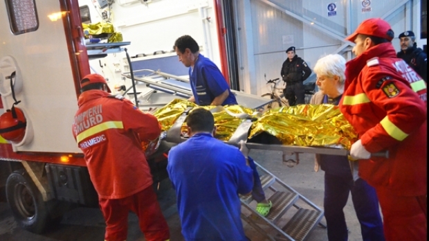 UPDATE - Bilanțul tragediei din Colectiv crește. Încă o victimă a murit, în această dimineață - clubcolectivambulanta79362000-1447139925.jpg