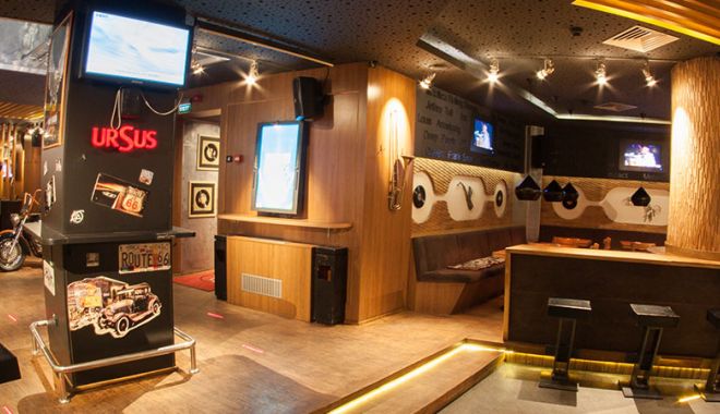 Expoziţie caritabilă la clubul „Doors” - clubdoors-1601824396.jpg
