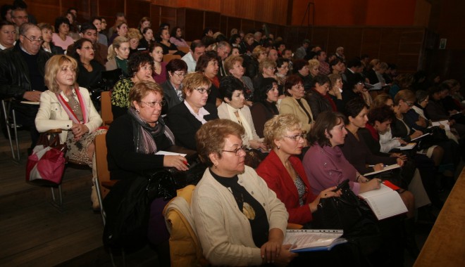 Inspectoratul Școlar convoacă ședința cu directorii - clubulelevilotsedintadirectori16-1317033518.jpg
