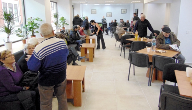 Cluburile de pensionari, în atenția polițiștilor! Ce avertismente le-au transmis - cluburi-1516375144.jpg