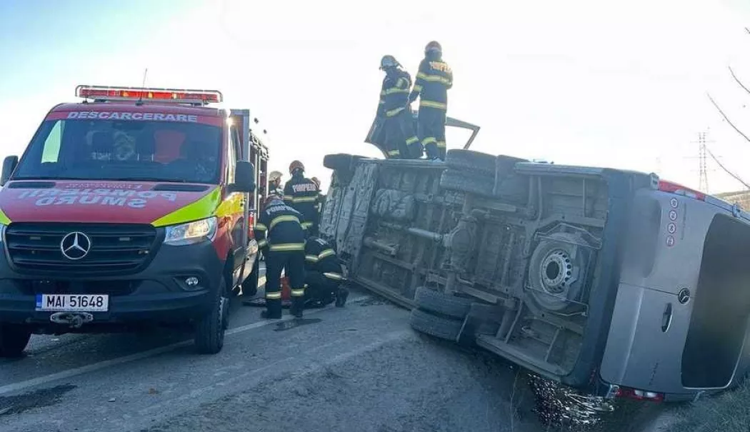 UPDATE Accident între un microbuz şi o autobasculantă. 11 persoane găsite la intervenție - cluj-1773072092.webp