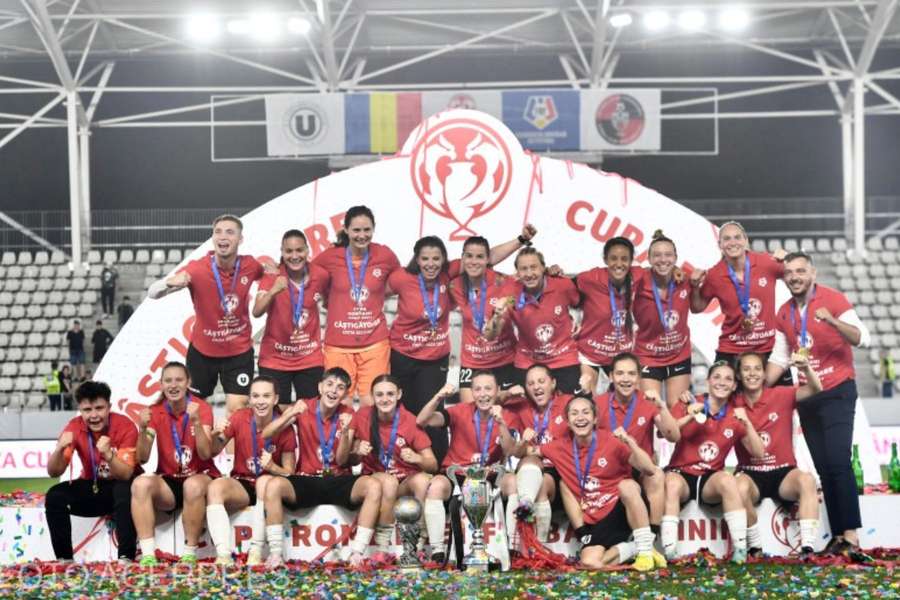 Universitatea Olimpia Cluj a cucerit Cupa României la fotbal feminin - cluj-campioana-1717929771.jpeg