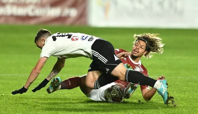 Universitatea Cluj a învins-o pe Rapid în Giuleşti, cu 3-2, în Superligă - cluj-rapid-1701179150.jpg