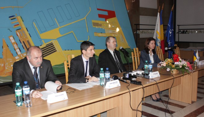 Traficul de mărfuri a crescut cu 9%, în porturile maritime românești - cnapmc-1354815609.jpg