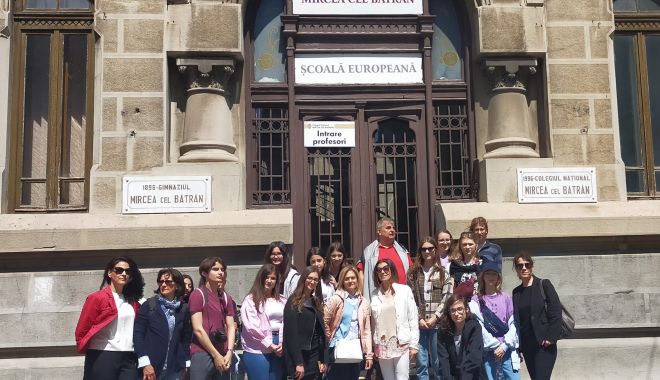 Elevi și profesori din Italia și Polonia, în vizită la Colegiul „Mircea” - cnmb-1653918002.jpg