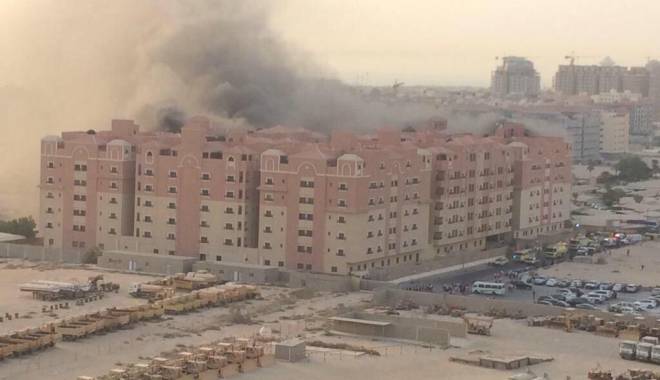 Arabia Saudită / 11 morți și peste 200 de răniți într-un incediu la un complex rezidențial - cnp8lieusaivs2u-1440943732.jpg