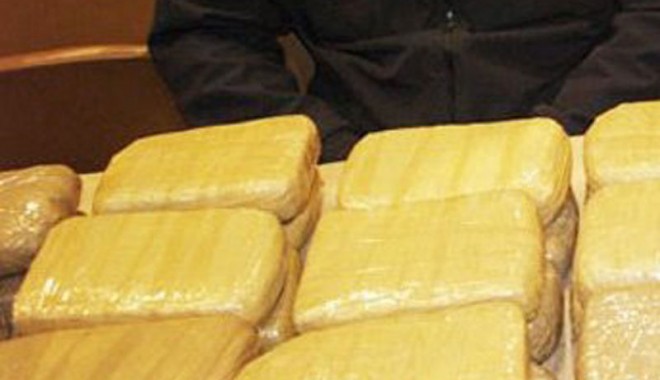 Câte 25 de ani de închisoare pentru că au încercat să aducă în România patru tone de cocaină! - cocaina-1338985389.jpg
